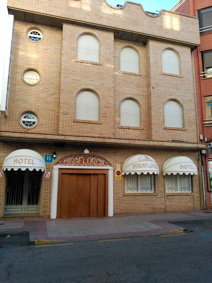 Hotel Miraflores Alcobendas Buitenkant foto